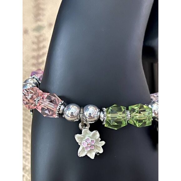 Flowers & butterfly bead charm bracelet - Picture 8 of 9